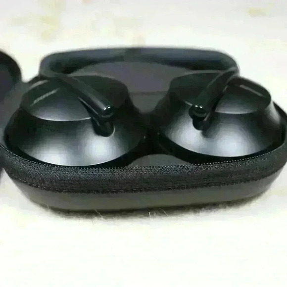 BOSE Noise Canceling 700 Headphones Over-Ear Wireless Bluetooth Built-In Mic - Picture 9 of 12